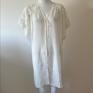 Cinema Etoile Vintage Elegant Lace-Trimmed Rob Size LNew With Tag